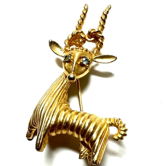 Vintage Gold Tone Gazelle Brooch - Picture 3 of 10
